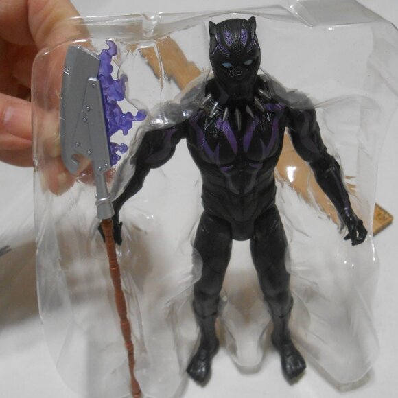 NEW Hasbro Vibranium Black Panther Avengers Action Figure & Weapon 6" - Picture 3 of 9